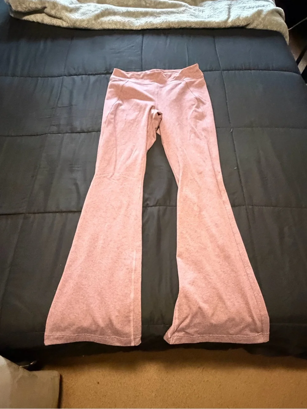 Women’s Lululemon Size 12 Pink Flare Leggings